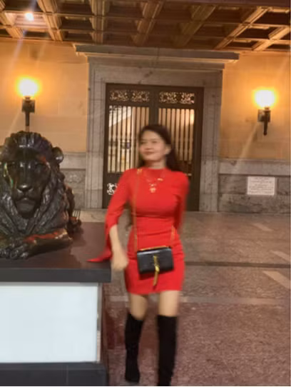  Nhờ người yêu chụp ảnh cho những bức ảnh đẹp để đăng "Phây", để khoe với hội chị em là ước mong của rất nhiều cô gái. Còn gì tuyệt vời hơn khi mọi cuộc đi chơi, hẹn hò hay du lịch xa của bạn đều được lưu giữ lại bằng những tấm hình do chính anh bạn trai bấm máy.