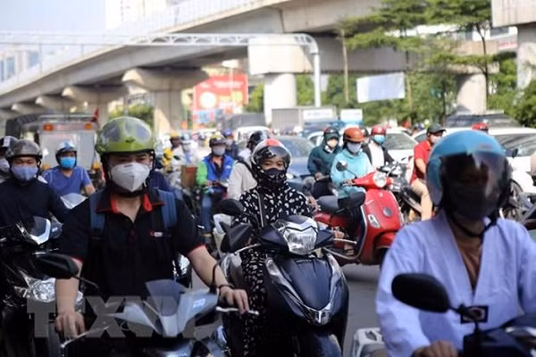 Nang nong bao trum ca nuoc, chieu toi va dem co mua dong