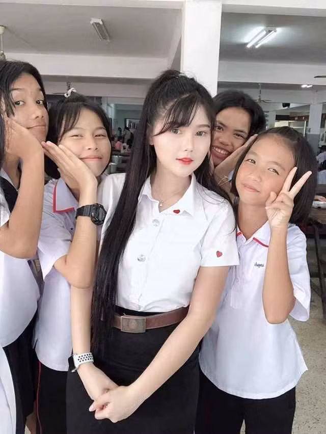 Cô giáo tiểu học bỏ việc làm mẫu ảnh bởi sở hữu điều này Co giao tieu hoc bo viec lam mau anh boi so huu dieu nay