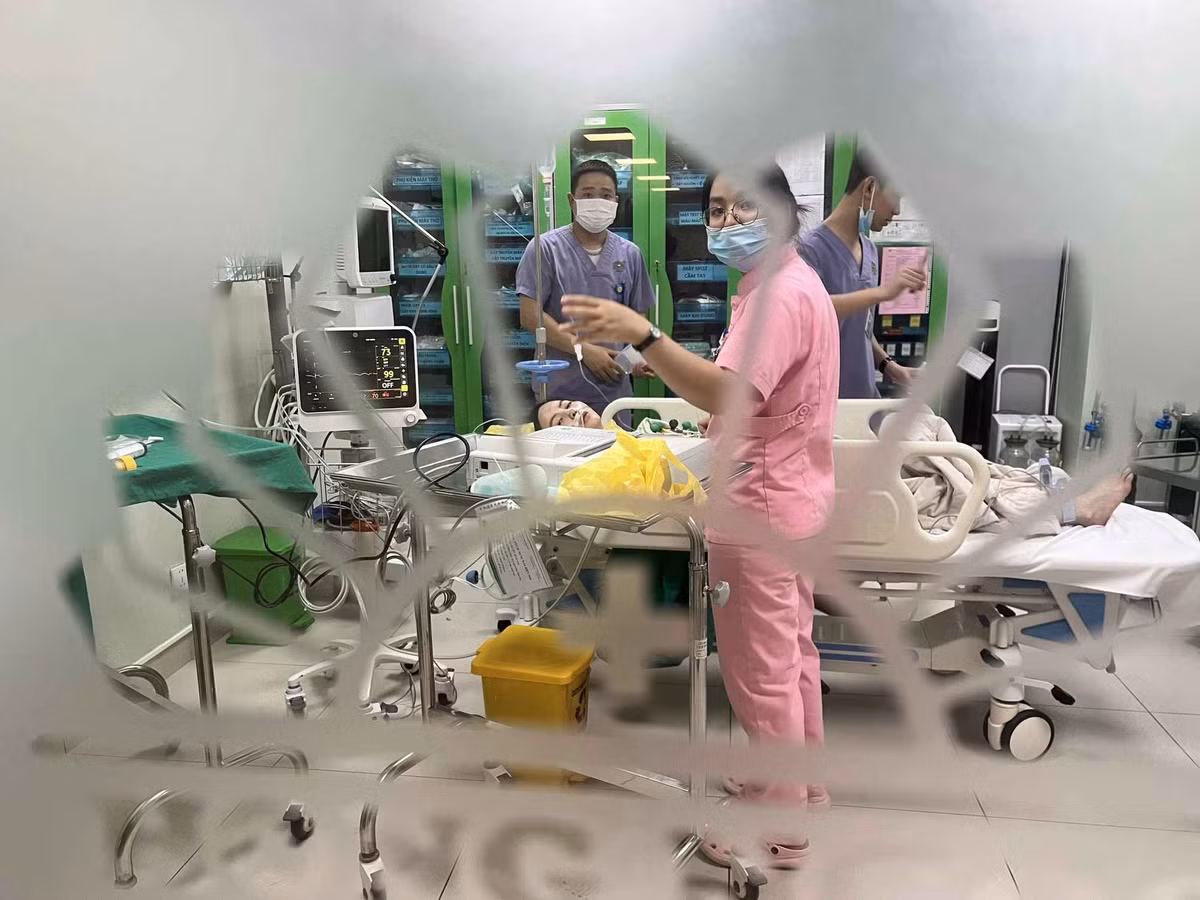 Hồi tháng 7/2023, Chu Thanh Huyền trở thành tâm điểm chú ý trên MXH. Cô nàng bị tố “ngáo” quyền lực, có cách ứng xử và thái độ không chuẩn mực khi livestream bán hàng online. Cũng từ sự việc này, nhiều tin đồn không tích cực và chưa được xác thực trong quá khứ của nàng hot girl cũng được lan truyền.
