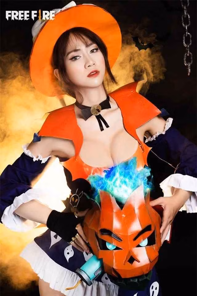 Lê Bống từng nhiều lần cosplay cho tựa game Free Fire.
