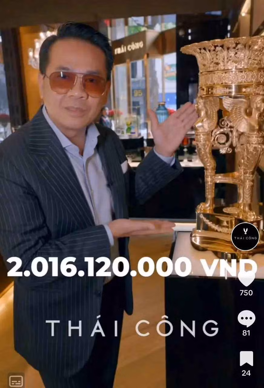 Gần đây, Thái Công còn tổ chức phiên livestream giới thiệu chi tiết các sản phẩm nội thất giá chục triệu, trăm triệu thậm chí cả tỉ đồng thu hút hàng chục ngàn lượt xem và tương tác.