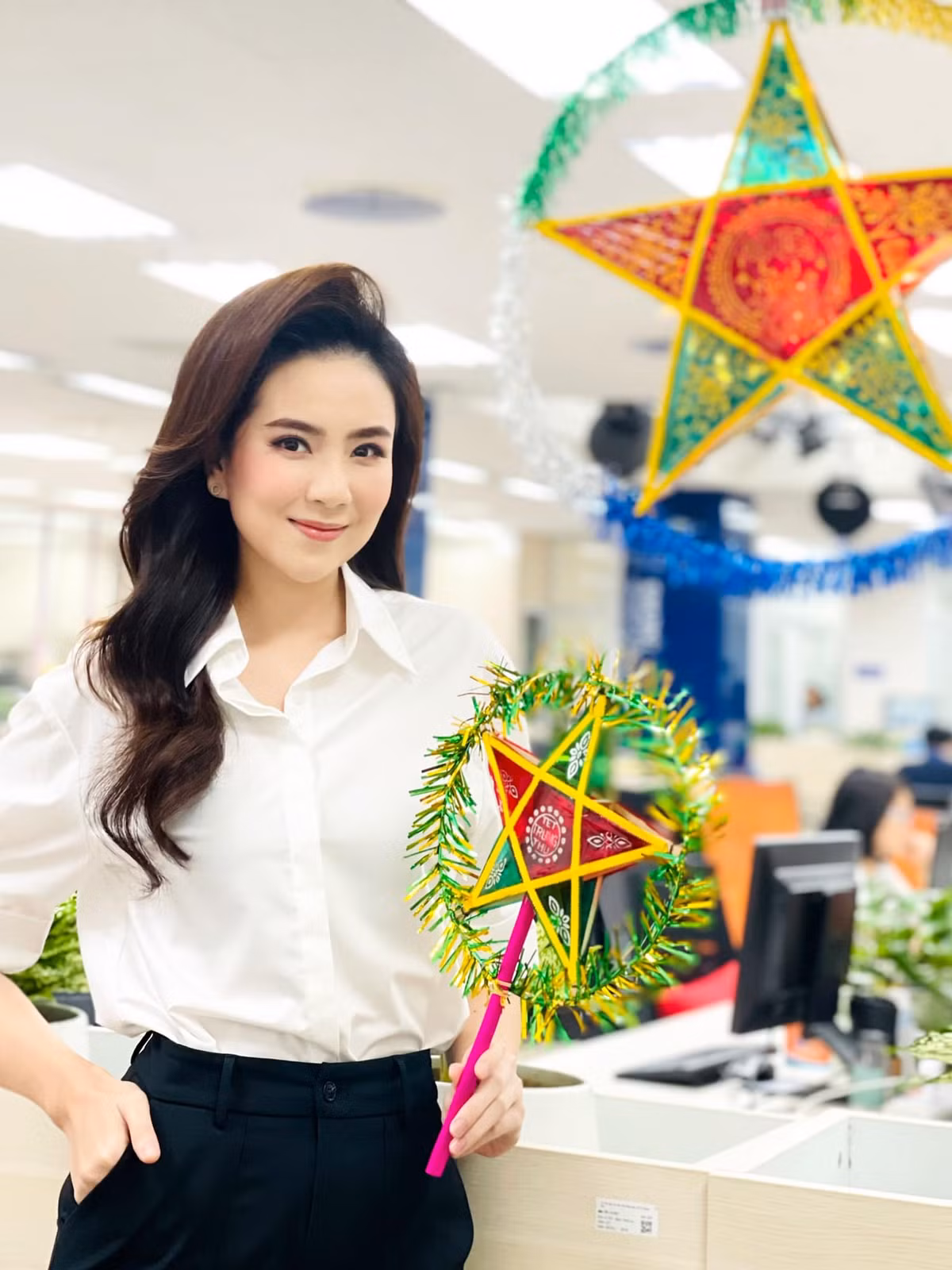 Thành công là thế nhưng đến năm 2008, Mai Ngọc bất ngờ từ bỏ con đường hot girl và im hơi lặng tiếng, ngoài việc thi cuộc thi iMiss Thăng Long 2009 của Học viện Báo chí và Tuyên truyền.