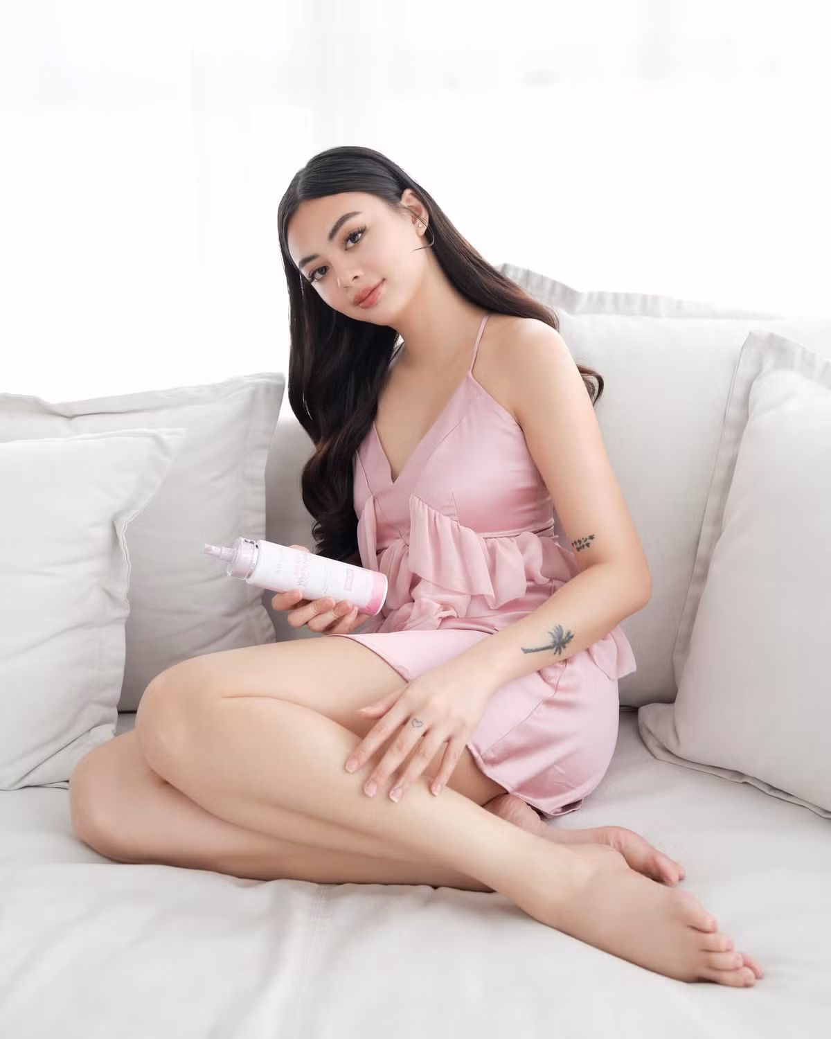 Dù ngoại hình có phần tròn trịa nhưng Camille rất chăm chỉ tập luyện. Cô yêu thích các bộ môn ngoài trời như chạy bộ, bơi lội.
