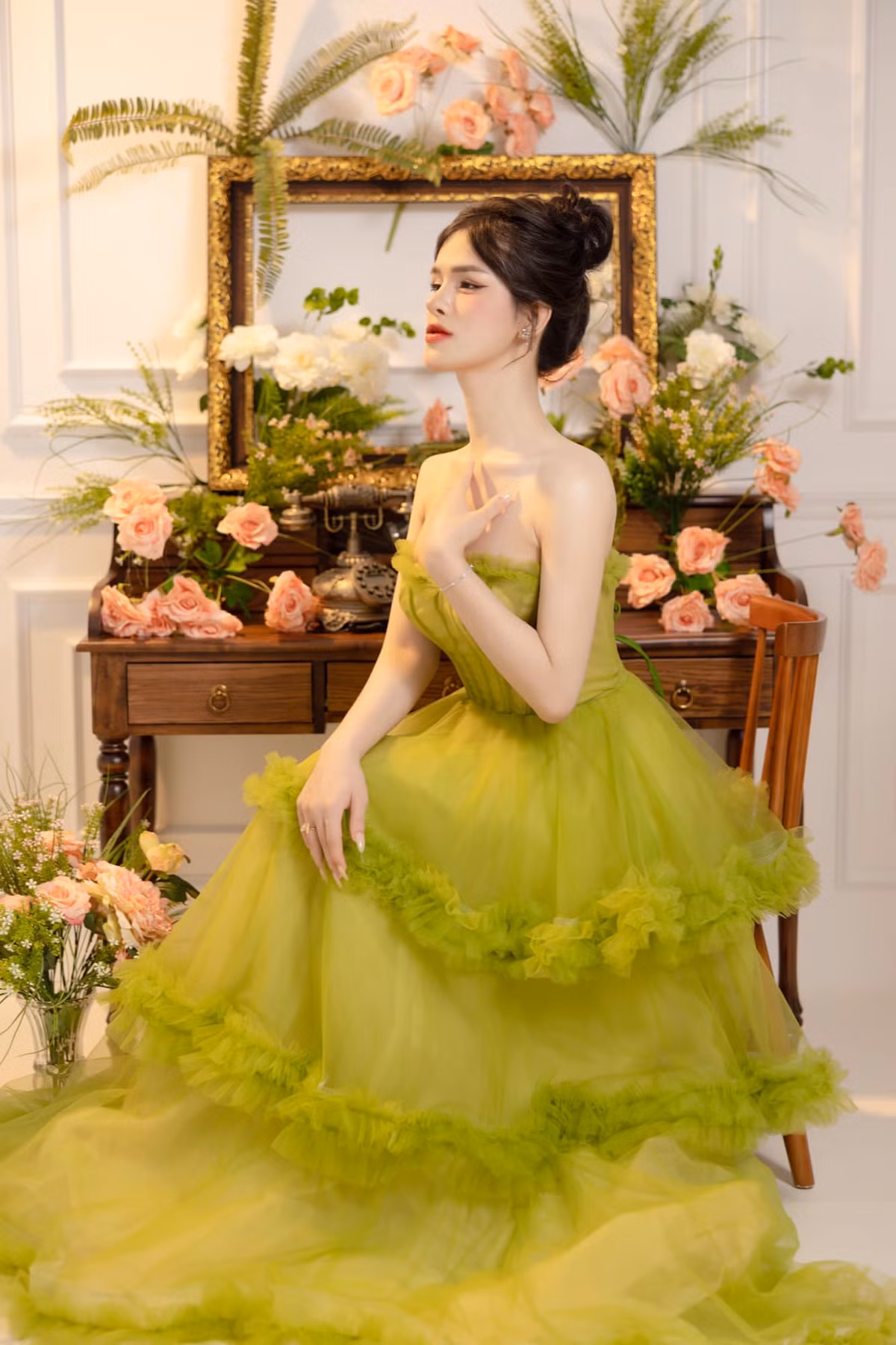 Ngắm Mẫn Nhi ở hiện tại, nhiều người sẽ khẳng định đây không phải là chàng trai Trần Đức Bo năm xưa.