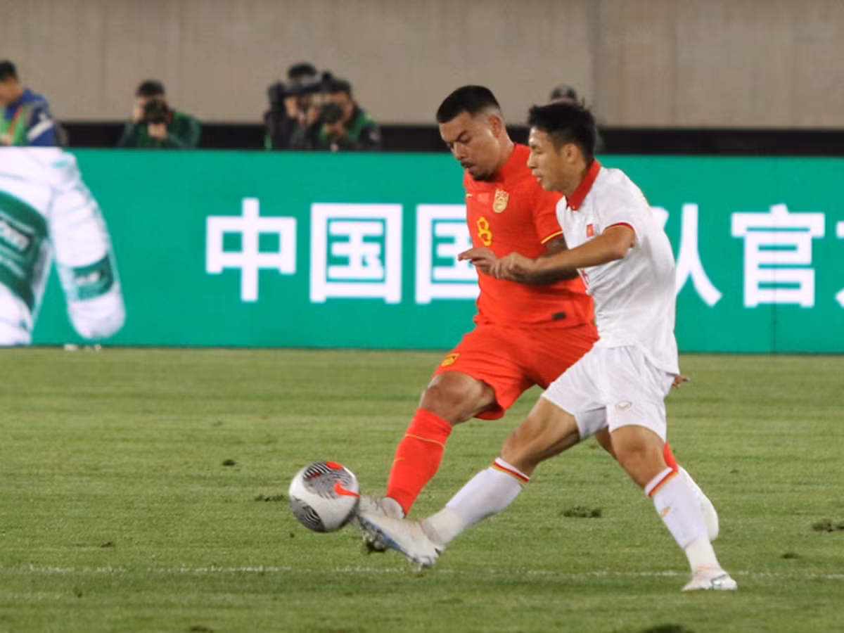 Thua 2-0 truoc Trung Quoc, tuyen Viet Nam van co nhung diem sang-Hinh-2