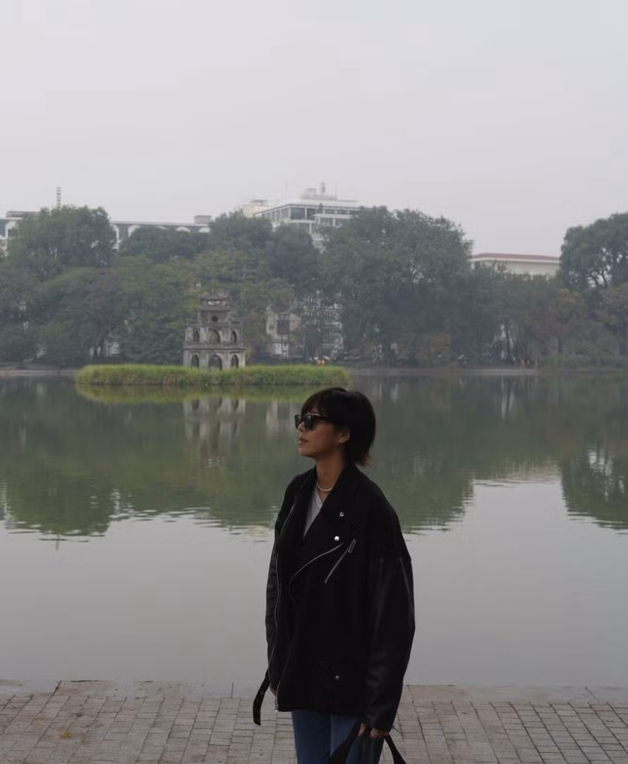 Người đẹp Nhật Bản chọn cho mình bộ cánh kín đáo duyên dáng, trái ngược những set đồ nóng bỏng thường mặc lên trang cá nhân.