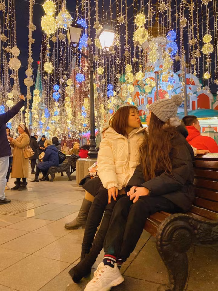 Đáp lại, Yến Xuân hóm hỉnh cho hay: "Em cũng sợ em nữa" hay tự nhận bản thân "hiền muốn chết" mà ai cũng bảo sợ.