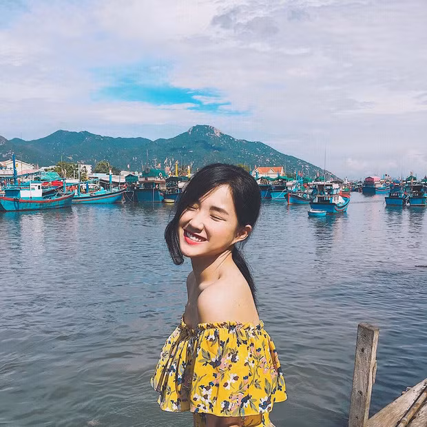 Thậm chí, trước đó Kiều Trinh từng có thời gian là streamer LMHT hoạt động tại TalkTV và Alo Alo.