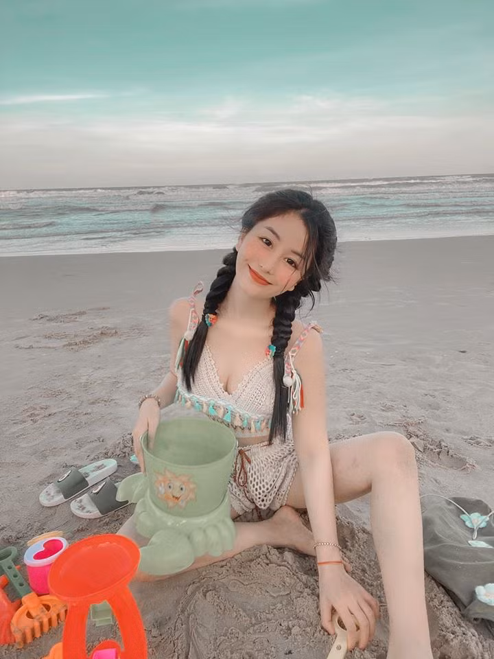 Moi chom he, dan hot girl Viet khoe anh di bien khien dan tinh nhap nhom