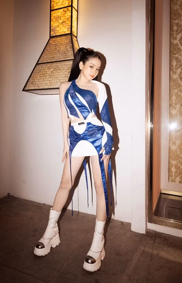 Dj Mie hay tên thật là Trương Tiểu My, cô nàng là một trong những nữ Dj nổi tiếng tài năng đến thời điểm hiện tại.