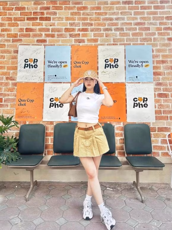 Lần chạm mặt nhau gần nhất của Văn Hậu và tình cũ là khi cặp đôi cùng được mời đến tham dự đám cưới của hai cầu thủ Nguyễn Thành Chung và Hà Đức Chinh.
