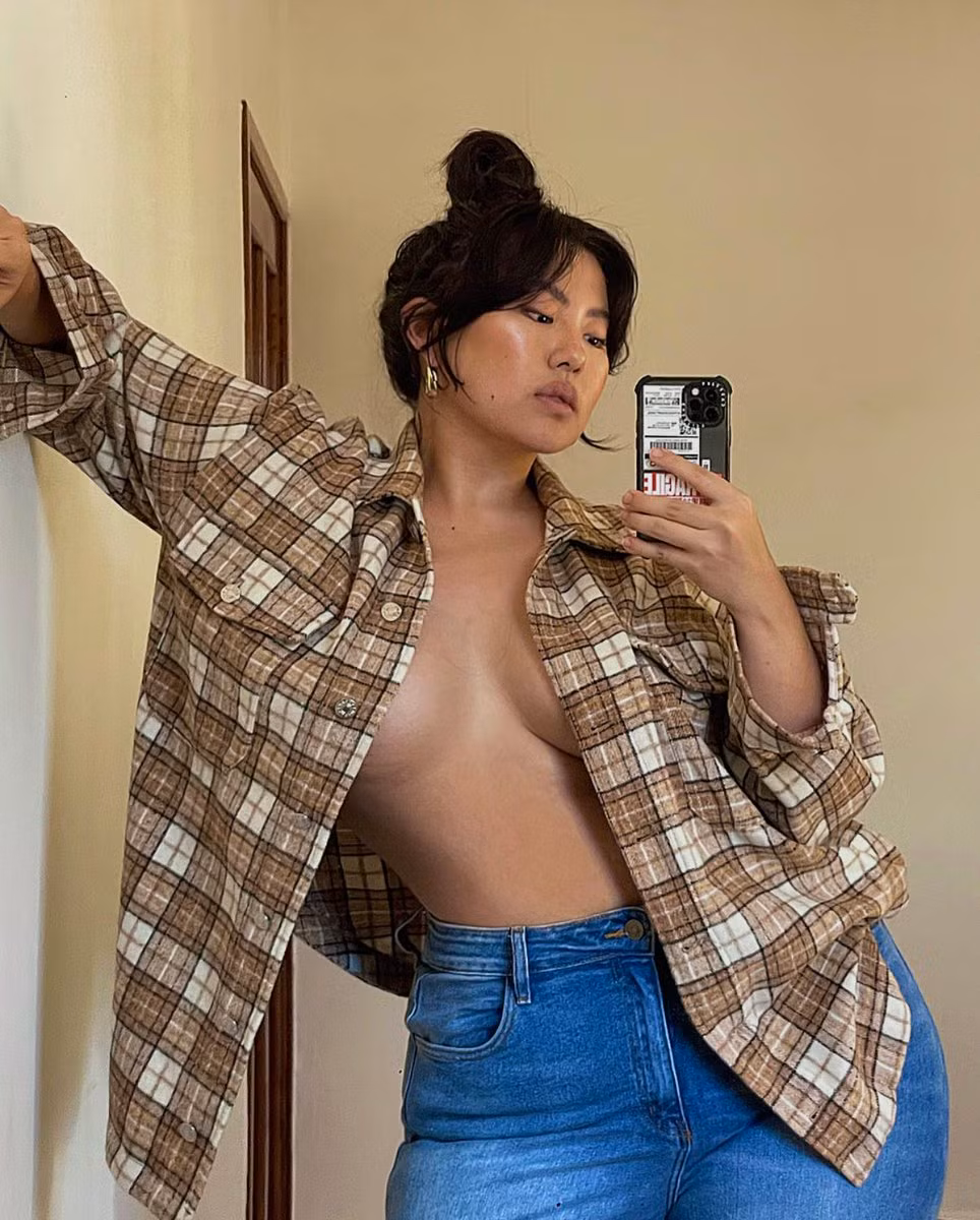 Hiện tại, trang Instagram cá nhân của Kim có hơn 160.000 người theo dõi. Cô luôn chia sẻ những hình ảnh, câu chuyện truyền năng lượng tới mọi người.