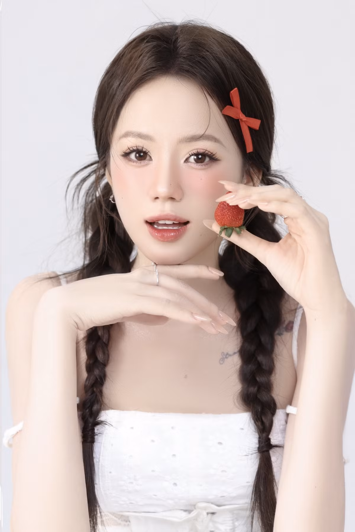 Sau thời gian dài suy nghĩ và tự chữa lành, Mèo Trái Đất đã quyết định bắt đầu lại từ đầu. Cô tập trung vào việc phát triển lại kênh stream của mình, xây dựng hình ảnh mới mẻ và khác biệt.