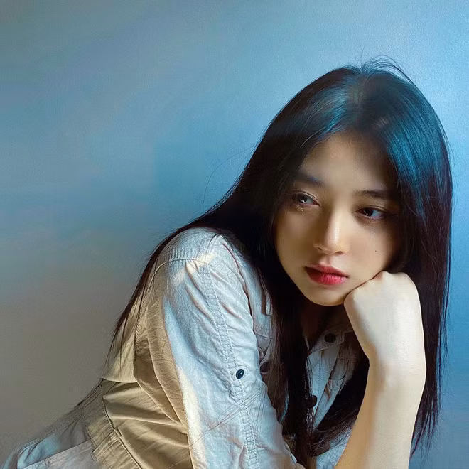 Như những cô cậu học trò 16 tuổi khác, phiền não lớn nhất của Yến Ngọc chủ yếu liên quan đến việc học tập và điểm số.