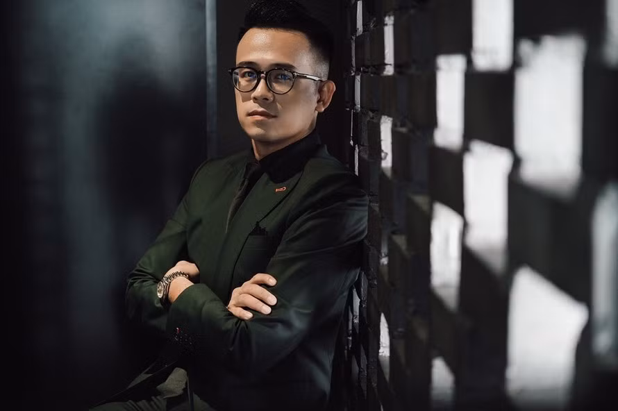 Nhìn chung, cuối tháng tổng kết thu chi nhiều hay ít vẫn phụ thuộc vào sự chăm chỉ, nhạy bén của MC nếu tự biết tạo thêm những nguồn thu nhập khác”, nam MC nhà đài kết luận thêm.