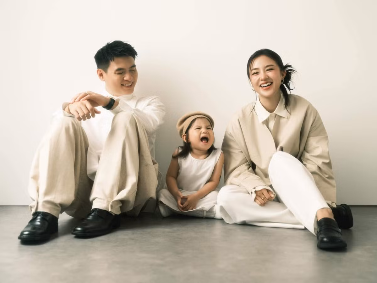 Cả gia đình Long Hạt Nhài và Salim có bức ảnh thành công khi tất cả đều thể hiện được biểu cảm.