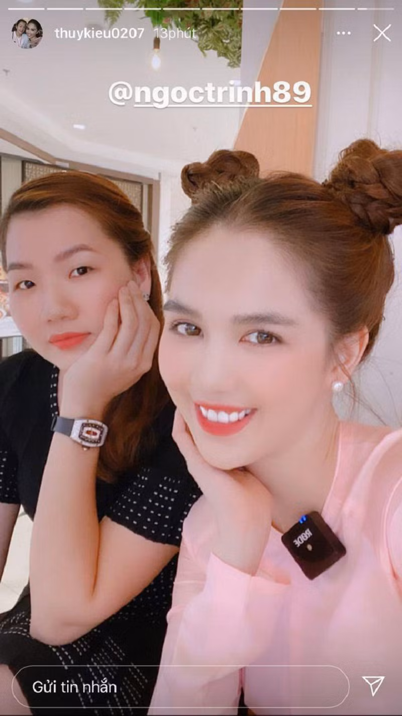 Dù một phần tác dụng là do app chụp ảnh nhưng không thể phủ nhận có thể chính vì chơi rất thân với Ngọc Trinh nên cả hai có xu hướng giống nhau.