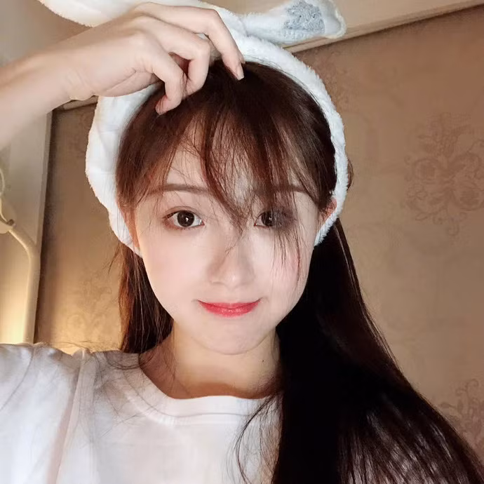 Theo nhiều fans khẳng định, vẻ đẹp mong manh tựa sương gió của Châu Nhị Kha đánh gục mọi đấng mày râu.