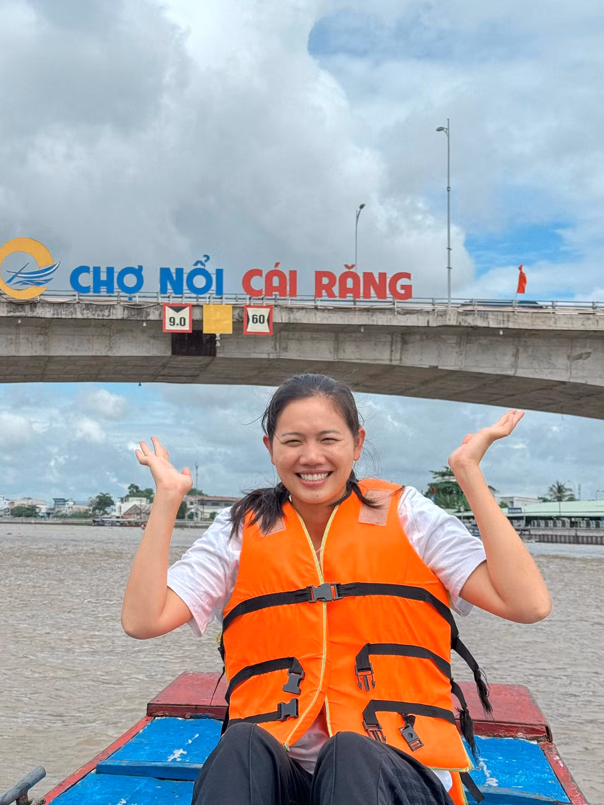 Netizen sau đó đã "soi" ra hint hẹn hò của Ánh Viên cùng một HLV bơi lội ở TP.HCM. Người này đã cùng Ánh Viên thành lập CLB bơi lội mang tên cô nàng.