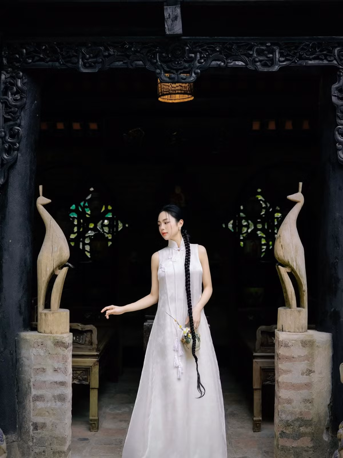 Những bức ảnh và video của cô nàng hot girl nhanh chóng lan truyền và tạo nên "cơn sốt".