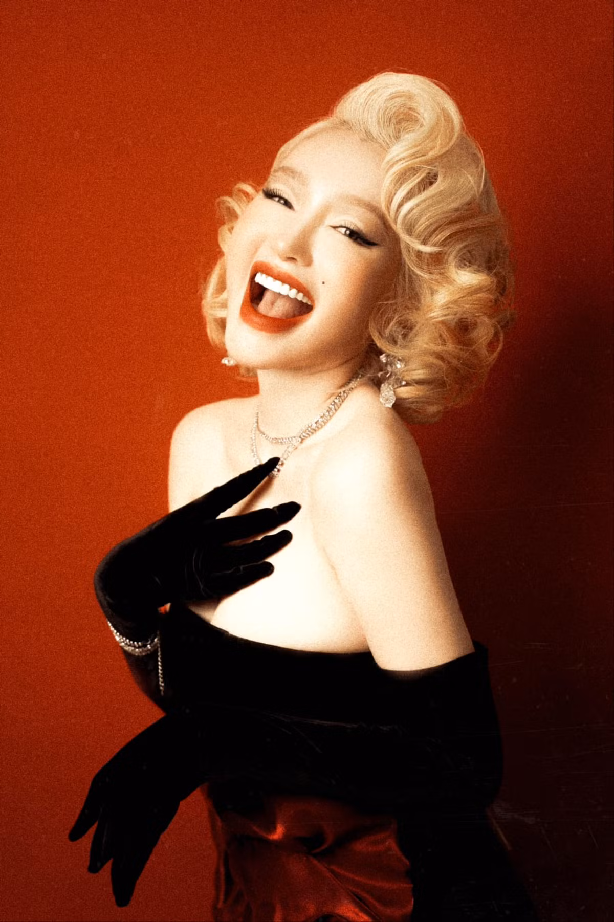 Hình ảnh của huyền thoại Marilyn Monroe trở thành nguồn cảm hứng cho vô vàn những chiếc váy sau này, thể hiện hình ảnh quyến rũ rất đỗi đáng yêu của nữ giới.