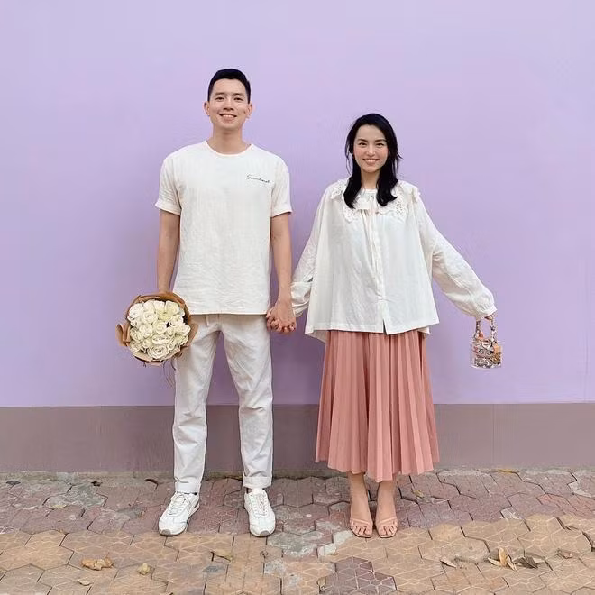 Đi máy bay người yêu lái, bồ cơ trưởng điển trai nói gì? Di may bay nguoi yeu lai, bo co truong dien trai noi gi?