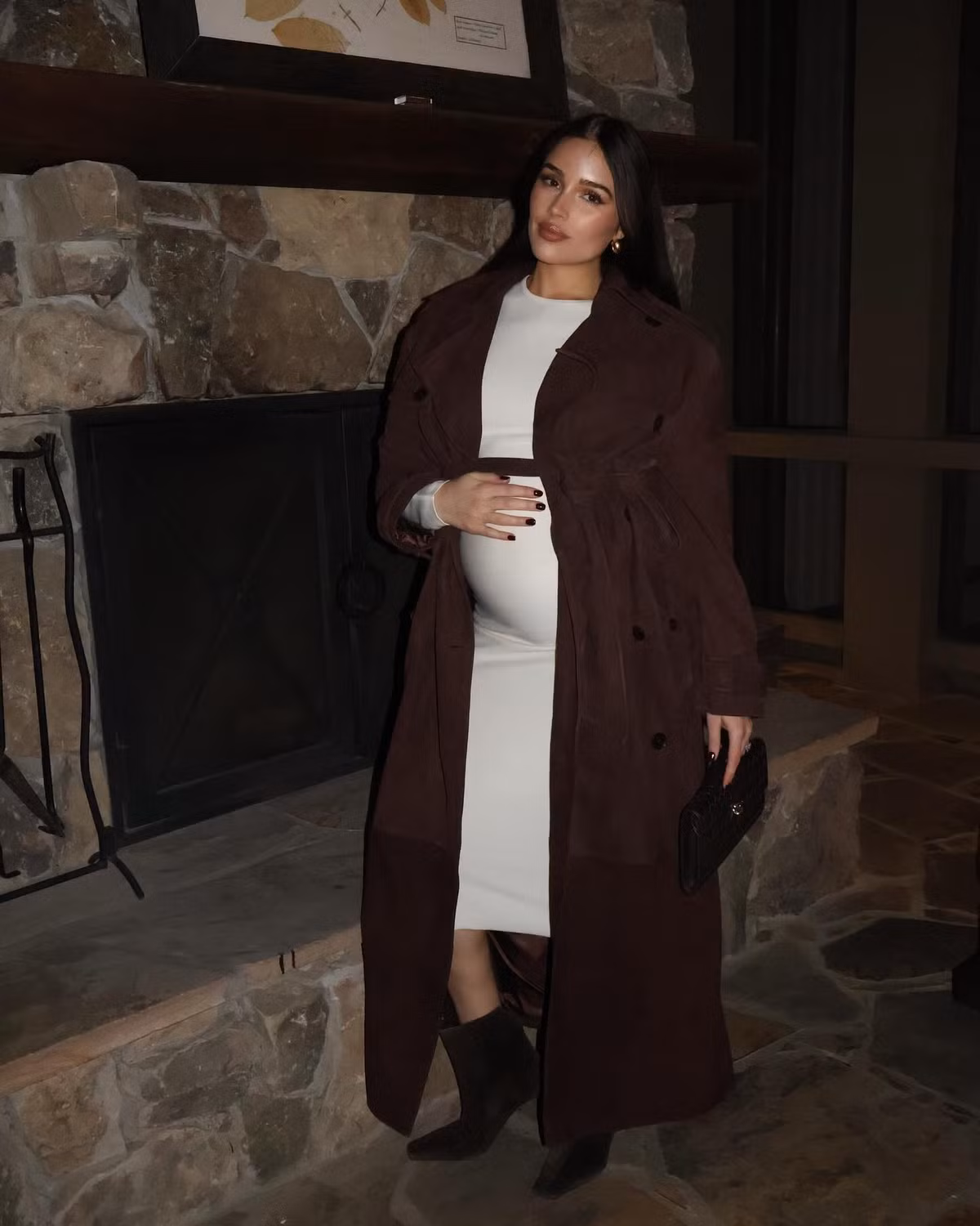 Olivia Culpo sinh năm 1992 tại Rhode Island, Mỹ. Không xuất thân từ giới người mẫu hay từng có kinh nghiệm thi sắc đẹp, cô bước vào đấu trường nhan sắc khá bất ngờ. Năm 2012, người đẹp đăng ký thi Hoa hậu Rhode Island USA – cuộc thi đầu tiên trong đời – và lập tức giành vương miện.
