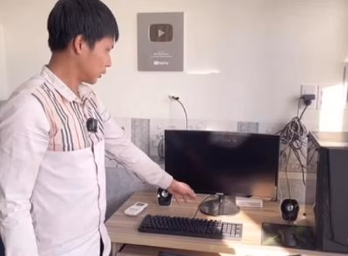 YouTube đã đem lại cho anh khoản thu nhập ổn định, có điều kiện để nuôi cả gia đình. Sau nhiều năm cố gắng không ngừng nghỉ, Lộc Fuho đã có thể tậu nhà, tậu xe và mới đây là thành lập một công ty xây dựng của riêng mình.