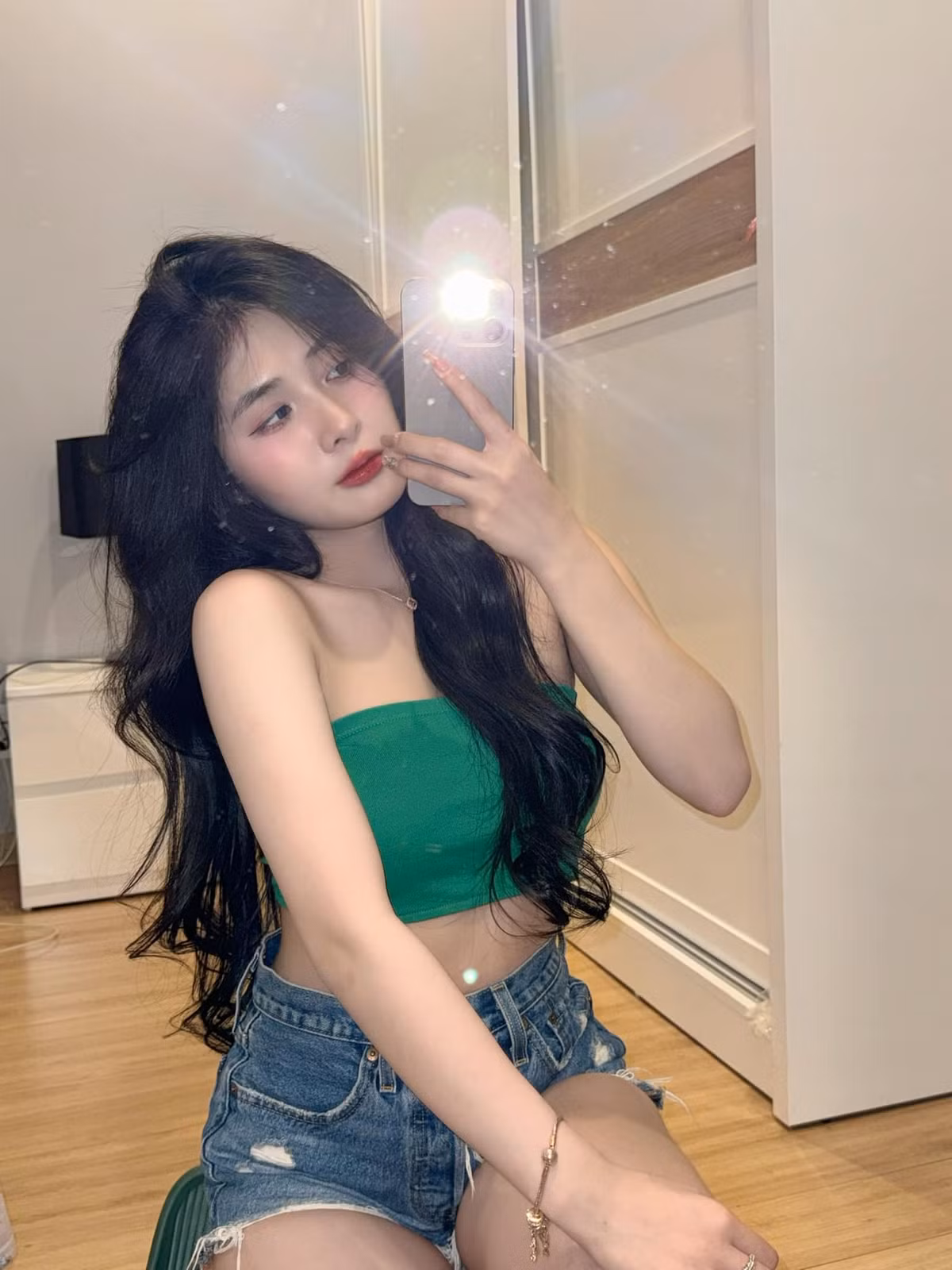 Việc Quỳnh Alee "tha thu" hình ảnh nhân vật Luffy cũng thể hiện sự quan tâm của cô đối với cộng đồng người hâm mộ anime và manga.