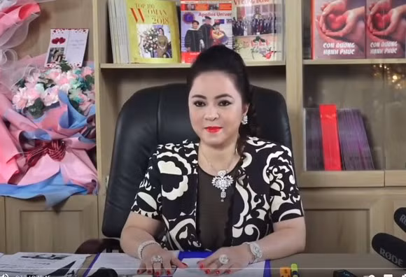 Không dừng lại ở đó, bà Phương Hằng còn treo thưởng cực lớn là 20 "tỹ" (có thể là tỷ VND) cho ai đưa ra được bằng chứng khu du lịch Đại Nam bị rao bán.