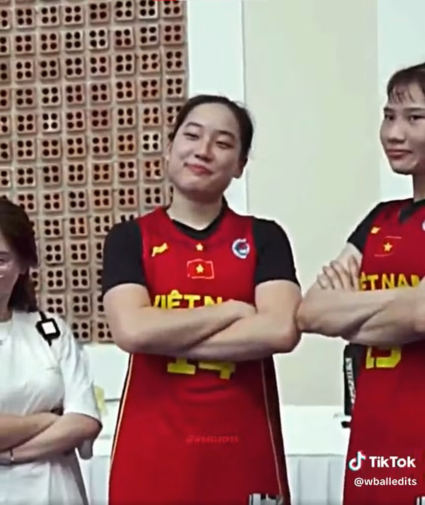 Ít ai biết rằng đằng sau những khoảnh khắc vui tươi, hồn nhiên ấy là những giây phút tập luyện vô cùng căng thẳng của hai chị em. Cả hai đều trải qua những khoảng thời gian khó khăn, thất bại.