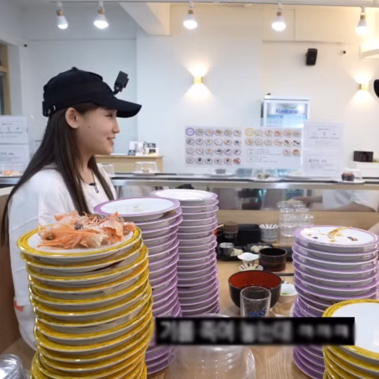 Heebab cho biết thêm việc cô trả cho nhân viên của mình nhiều tiền như thế là do họ đã gắn bó với mình từ khi mới thành lập kênh.