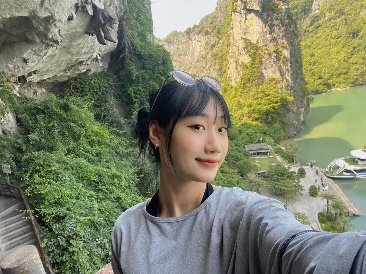 Tuy nhiên, Phương Nhi giành điểm số 9,666 để đứng hạng 7, vượt qua cả đàn chị Phan Thị Tú Bình (9,396 - hạng 9).