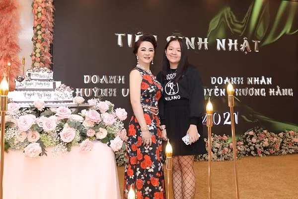 Cuoc song kin tieng cua ai nu duy nhat gia dinh ba Nguyen Phuong Hang-Hinh-2