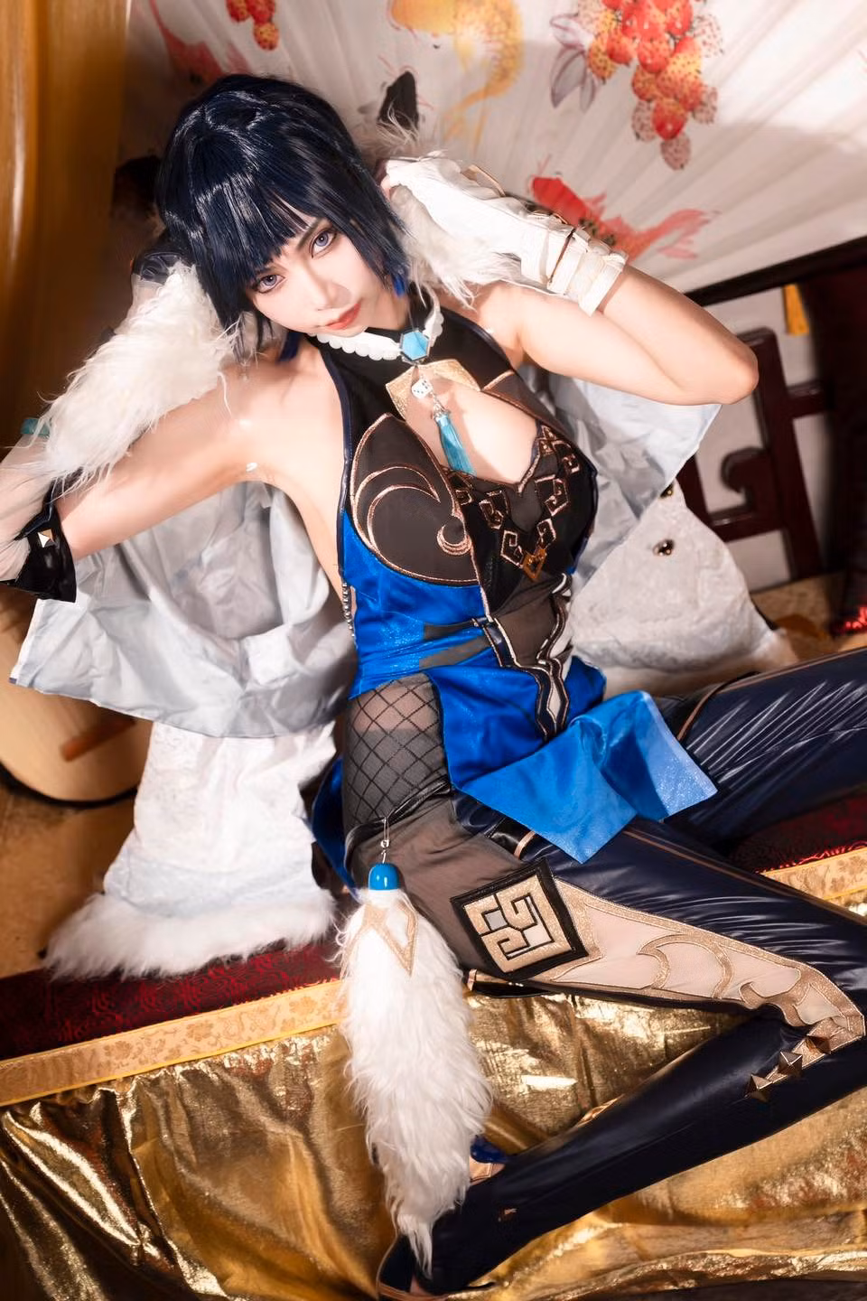 Rất nhanh chóng, một số đã phát hiện ra coser này có nghệ danh là Haruka - một gương mặt khá táo bạo trong giới cosplay, chuyên thực hiện các bộ ảnh “nóng” đến mức không tưởng.