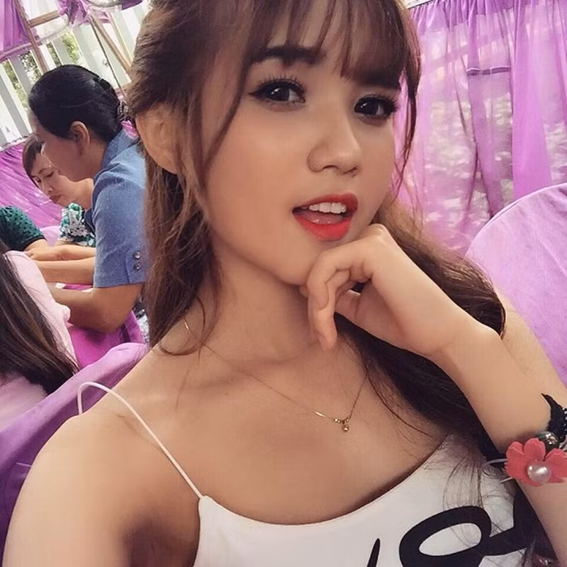 Khi màn mai mối lên sóng, những chia sẻ chân thành của Ái Thy đã đập tan những bình luận tiêu cực đó. Cô nàng đến chương trình mai mối với sự nghiêm túc, mong tìm được “một nửa” phù hợp với mình.