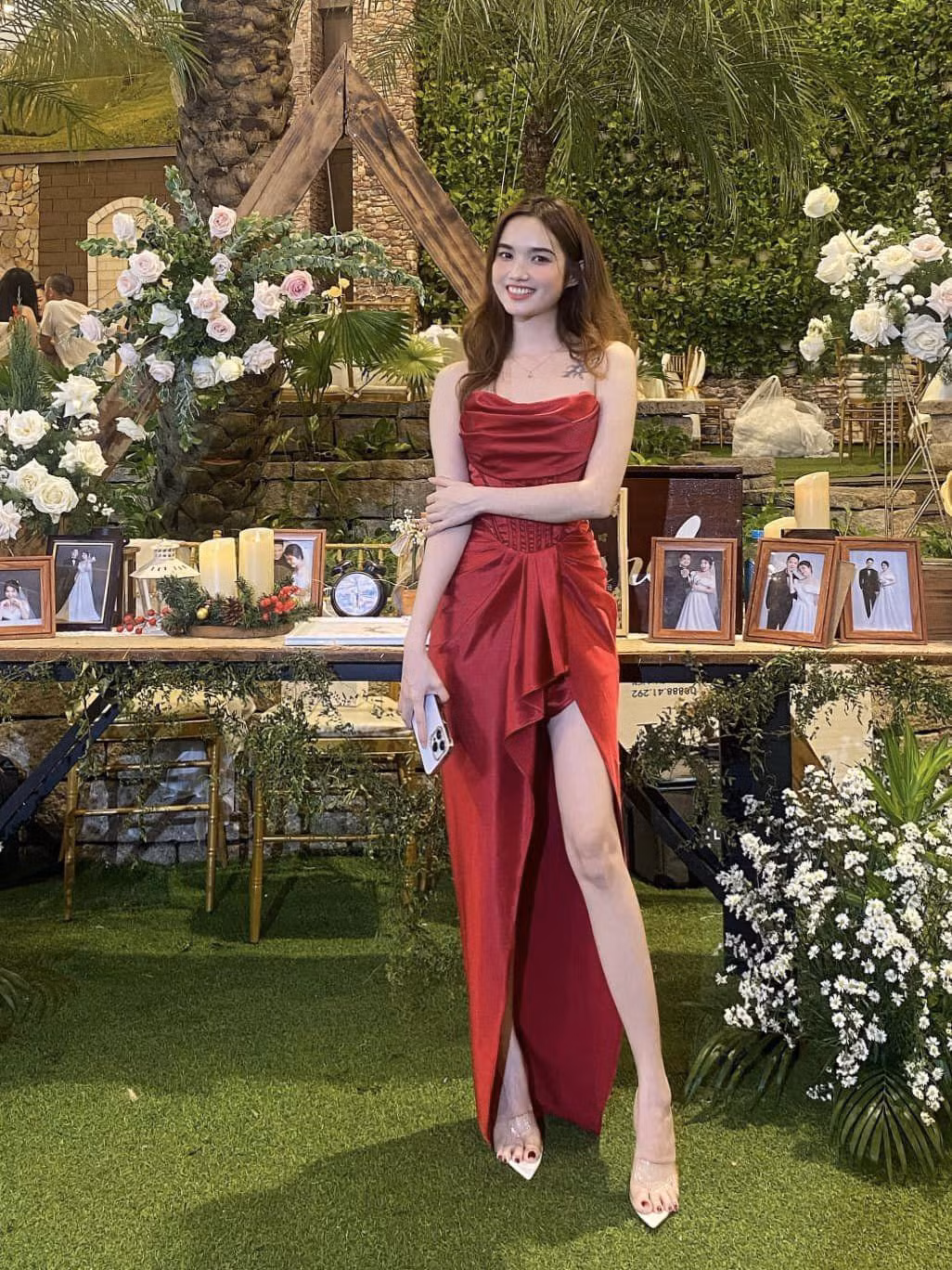 Ái Thy xuất hiện trên sóng “Bạn muốn hẹn hò” vào năm 2017. Thời điểm màn mai mối chưa lên sóng, hình ảnh xinh đẹp của Ái Thy trên “ghế nóng” đã gây xôn xao mạng xã hội.