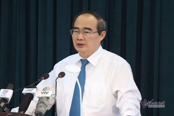 Bi thu TP.HCM len tieng viec can bo bi khoi to ngay khi HDND dang hop