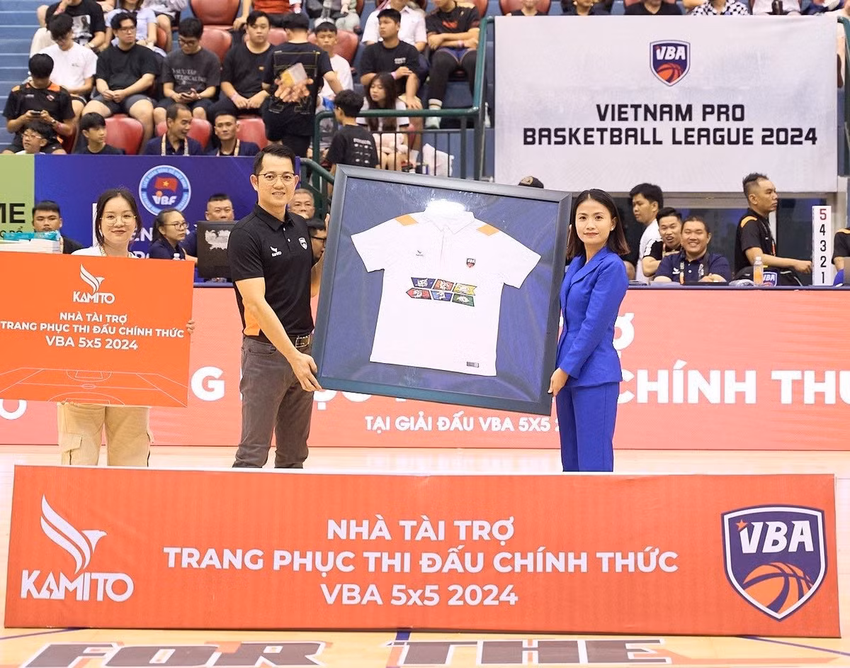 Kamito mang luong gio moi toi trang phuc giai bong ro VBA 2024-Hinh-2