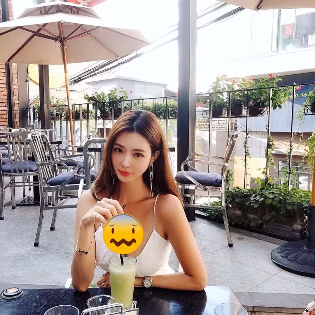 Dù ở nhà hay ra phố, chụp ảnh quảng cáo hay đi du lịch, nghỉ mát, nữ blogger Yoo Jin đều khiến người hâm mộ tròn mắt với váy áo tôn dáng triệt để.