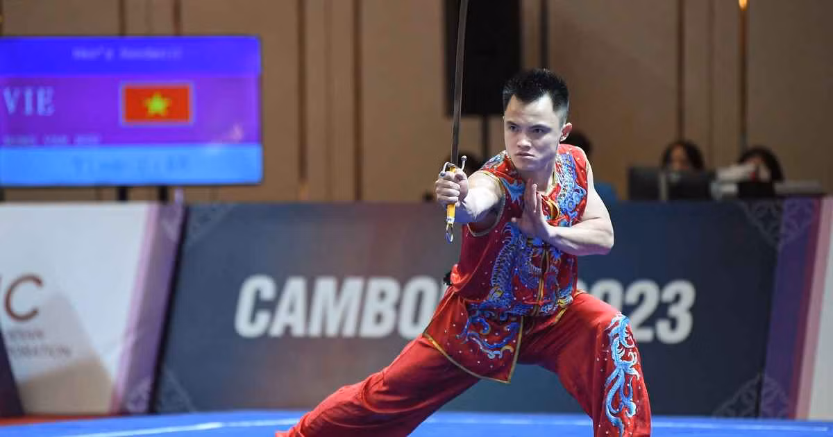 Tiếp đó Nông Văn Hữu liên tục được trung tâm chọn cử tham dự các giải vô địch Wu shu toàn quốc, giải Wu shu trẻ toàn quốc và khu vực. Trong hơn 3 năm (từ 2013 đến tháng 4/2017), nam VĐV đã tham dự 10 giải thi đấu Wu shu và giành được 1 huy chương bạc, 17 huy chương đồng. Trong 2 năm 2015, 2016, Hữu tham dự đến 6 giải và đều giành được huy chương.