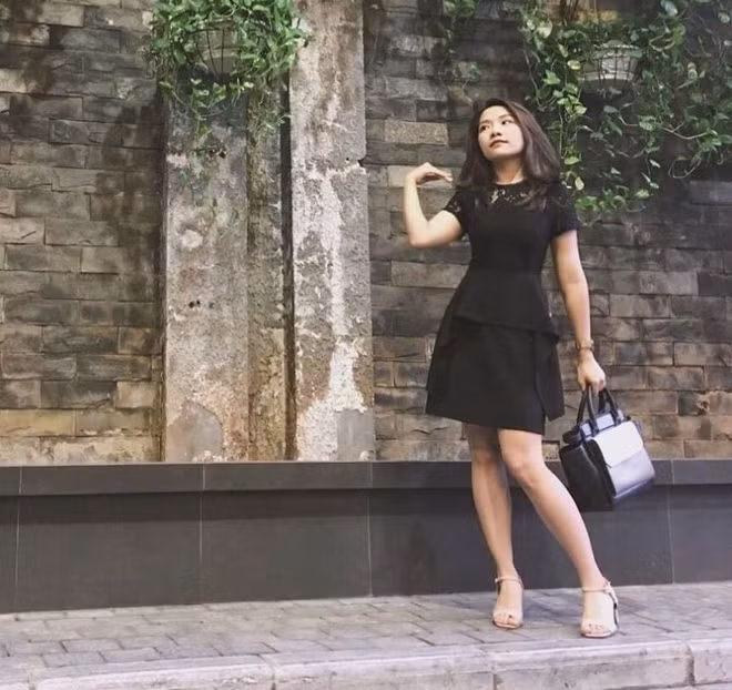 Hoàng Anh từng là học sinh THPT Chu Văn An (Hà Nội), cựu sinh viên Khoa Ngôn ngữ Nhật của Đại học Hà Nội, sinh viên trao đổi trường ĐH Meijji, Nhật Bản.