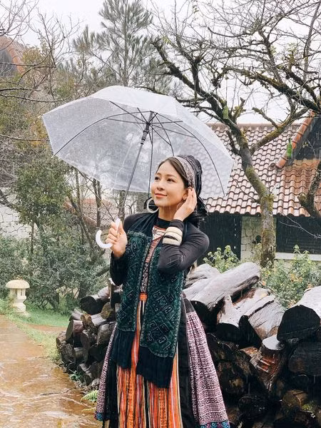 Kể từ sau cú vấp ngã năm 2019, Trâm Anh kín tiếng hơn trên mạng và phải mất gần 1 năm, gái xinh này mới trở lại.