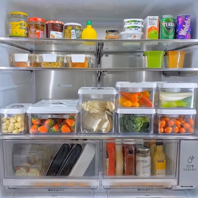 Một chiếc tủ lạnh "healthy" khác được dân mạng truyền tay nhau liên tục trong mùa dịch.