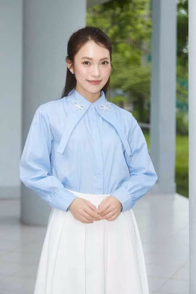 Ngoài ra, Khánh Vy cũng bày tỏ quan điểm cá nhân rằng nếu dùng ở mức tối thiểu trong cuộc hội thoại, từ đệm sẽ giúp ích khá nhiều cho việc triển khai ý khi bị bí. Tuy nhiên, cô cũng công nhận nếu lạm dụng sẽ gây ra tác dụng cho người nói và người nghe.