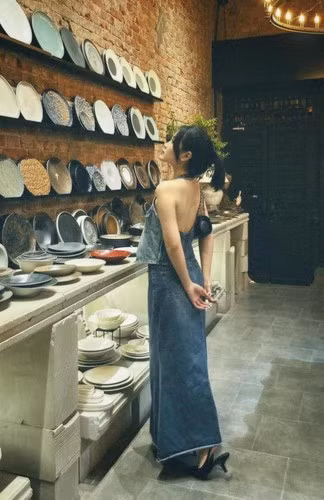 Nàng hot girl ngày càng xinh đẹp, mặn mà, dù vậy vẫn duy trì trạng thái độc thân vui tính, chưa từng công khai bồ mới.
