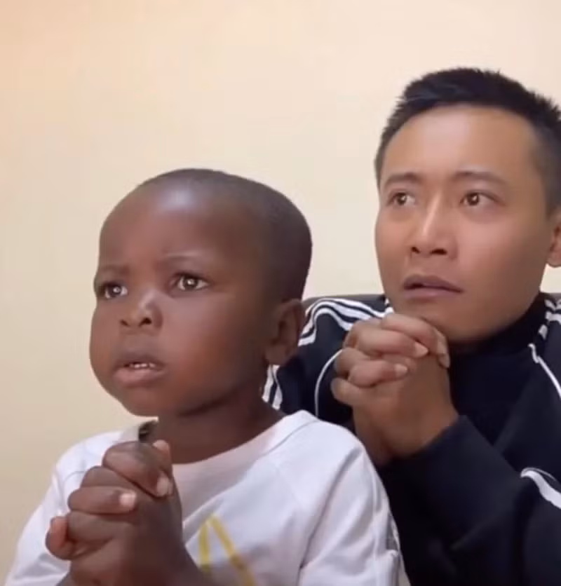 Bên cạnh đó, khán giả cũng khá bất ngờ trước ngoại hình lớn như như thổi của Lôi Con. Không còn là đứa trẻ gầy guộc, ốm yếu như lần đầu tiên gia nhập cùng các thành viên team của Quang Linh.