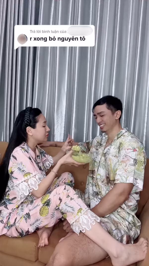 Dưới phần bình luận của đoạn clip 6,8 triệu lượt xem này, nhiều người đã không giấu được sự thích thú, cười nghiêng ngả trước biểu cảm của Viên Vibi.