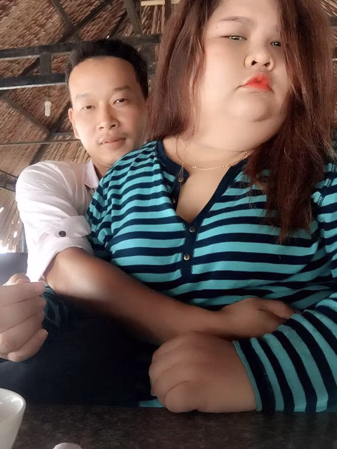 Gặp đúng người thì dù cho có chênh lệch tuổi tác hay khác biệt về ngoại cũng sẽ không ảnh hưởng đến tình cảm. Tình yêu của Hải Thanh và Kim Ngân chính là một "minh chứng".